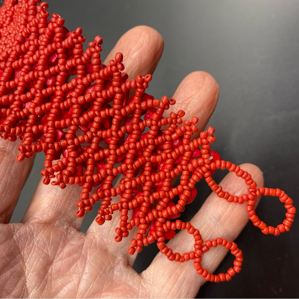 Red Faux Coral Chip Bracelet Seed Beads Artisan Made - Picture 4 of 6